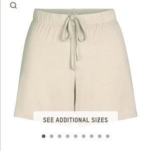 SKIMS SLEEP SHORT TAUPE MEDIUM